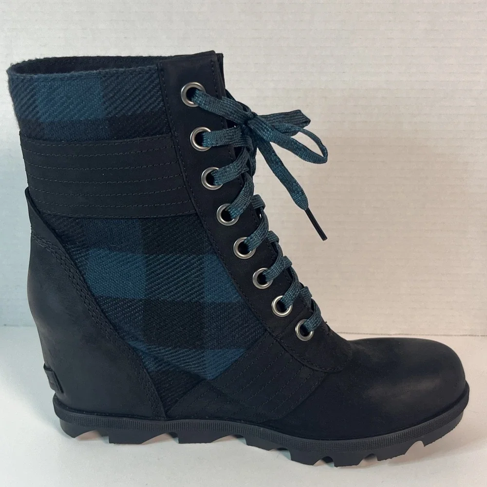 Sorel Women Lexie Wedge Bootie 11 Black Leather Flannel Plaid Waterproof NL3779